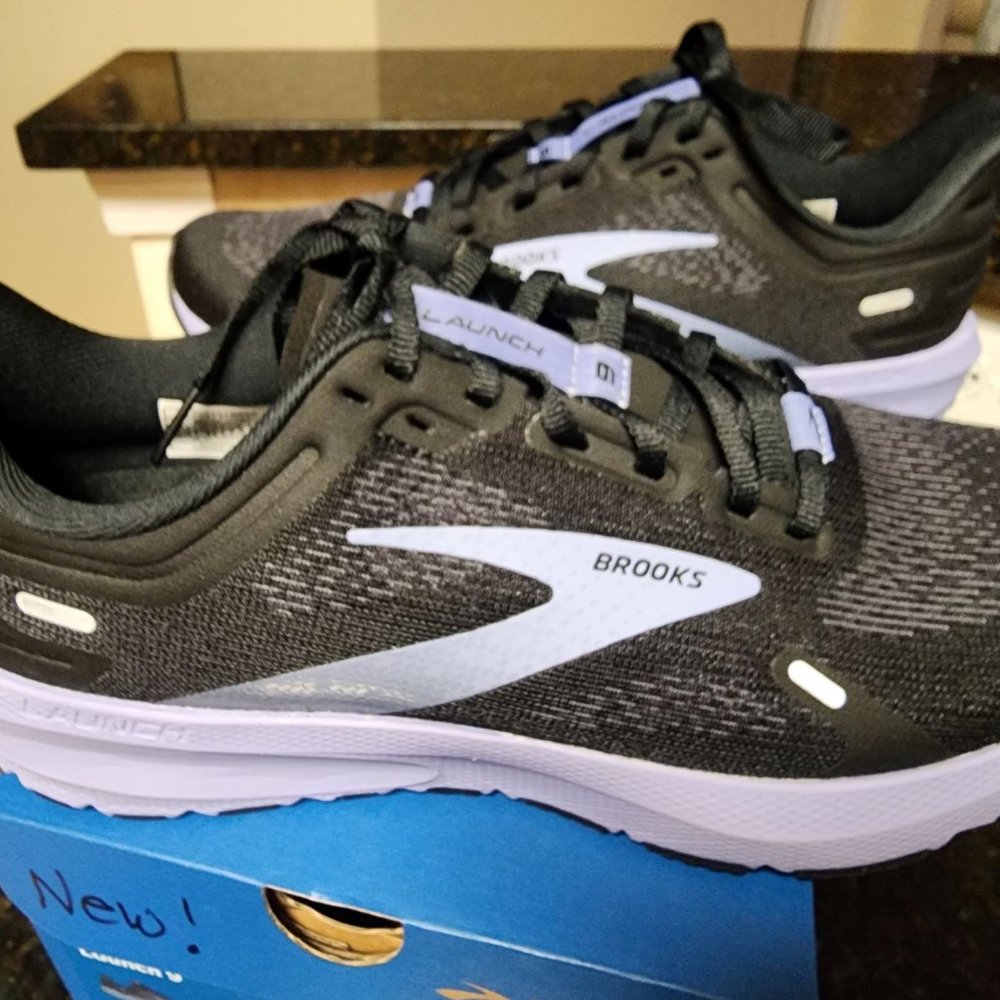 Brooks Sneakers Launch Size 9.5